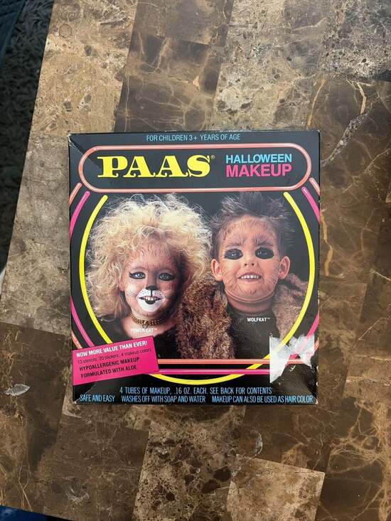PAAS Other - Vintage 1986 PAAS Halloween Makeup and Activity Kit